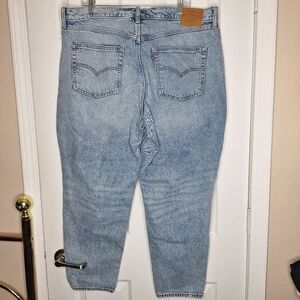 Levi's Premium Blue Medium Wash 80's Mom Jeans size 18W Straight leg High Waist